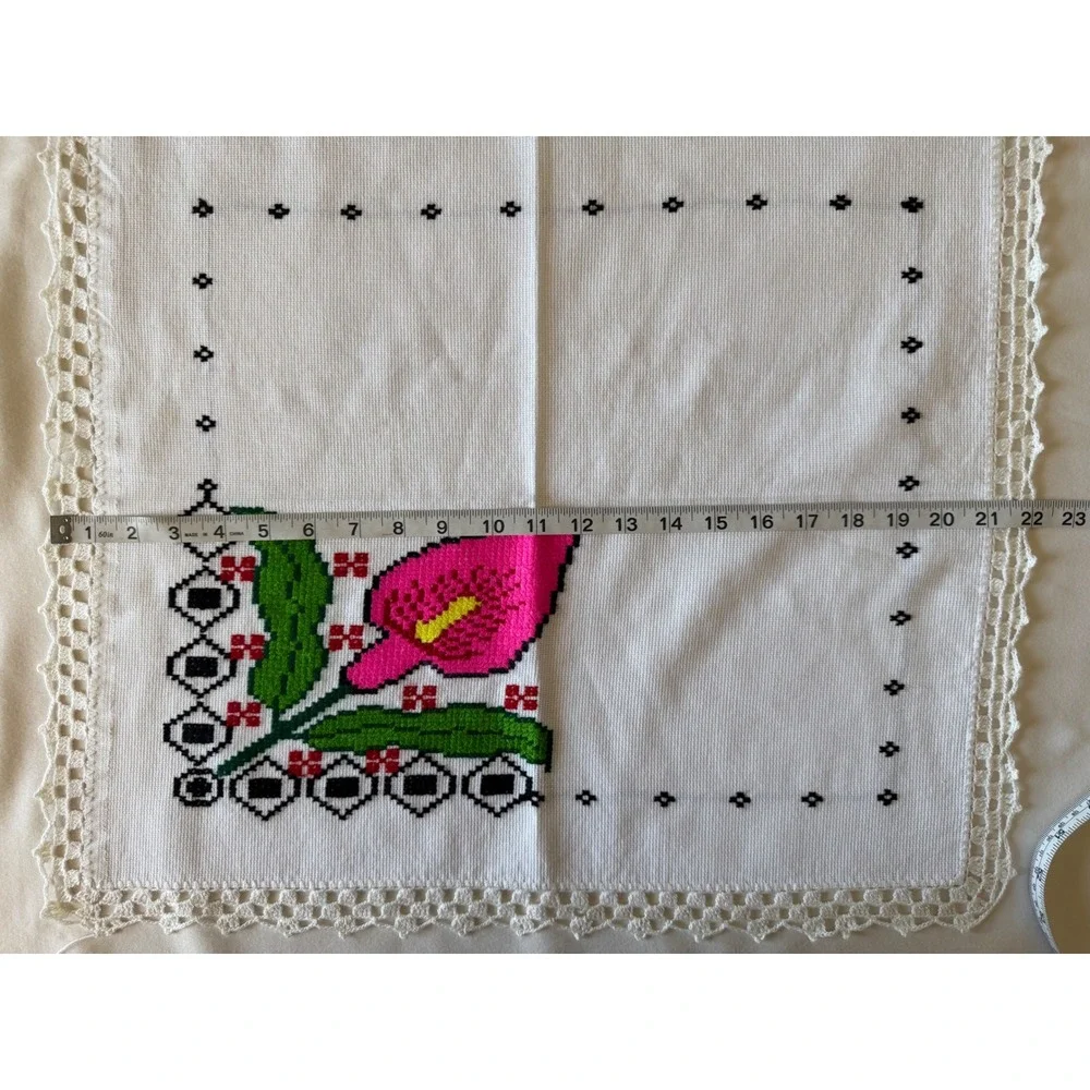 Vintage Cross Stitch Calla Lily Table Topper White Crochet Lace Border 22x21
